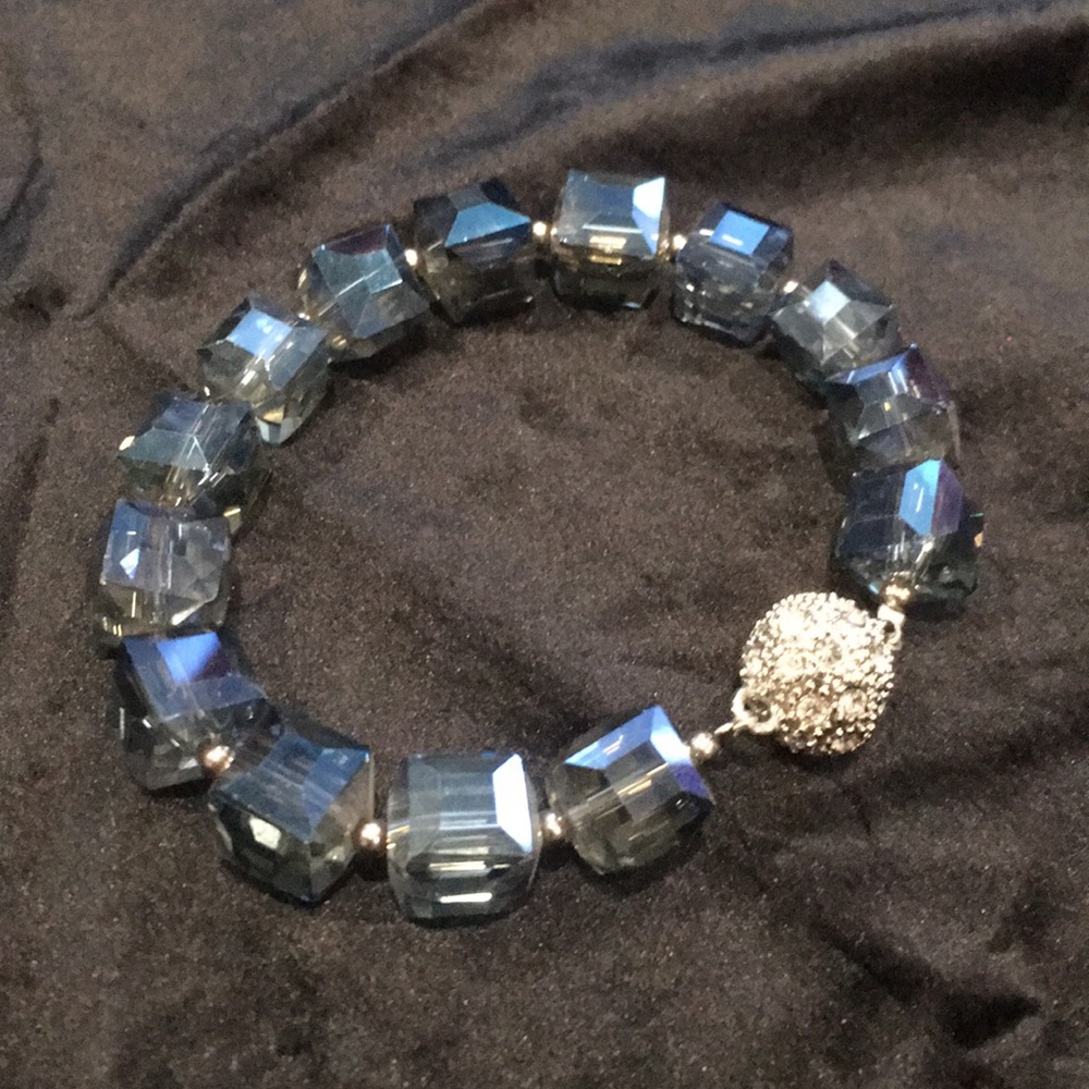 Magnetic end bracelet